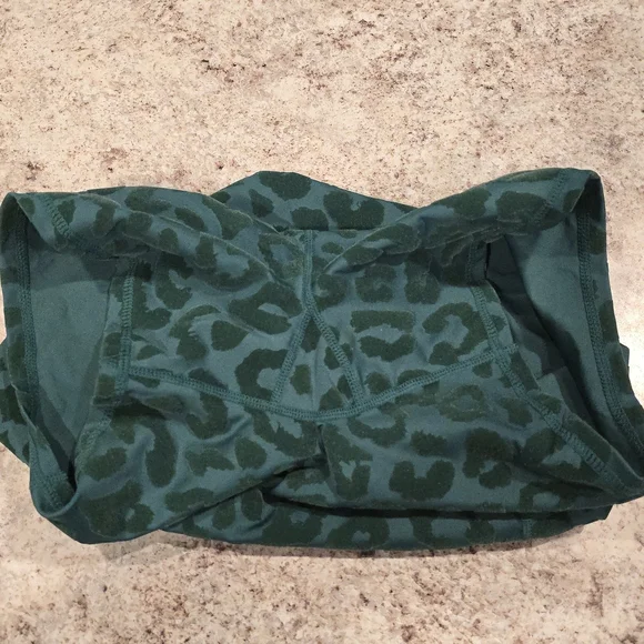 Green Leopard-Print High-Waist Women’s Shorts - Picture 14 of 14